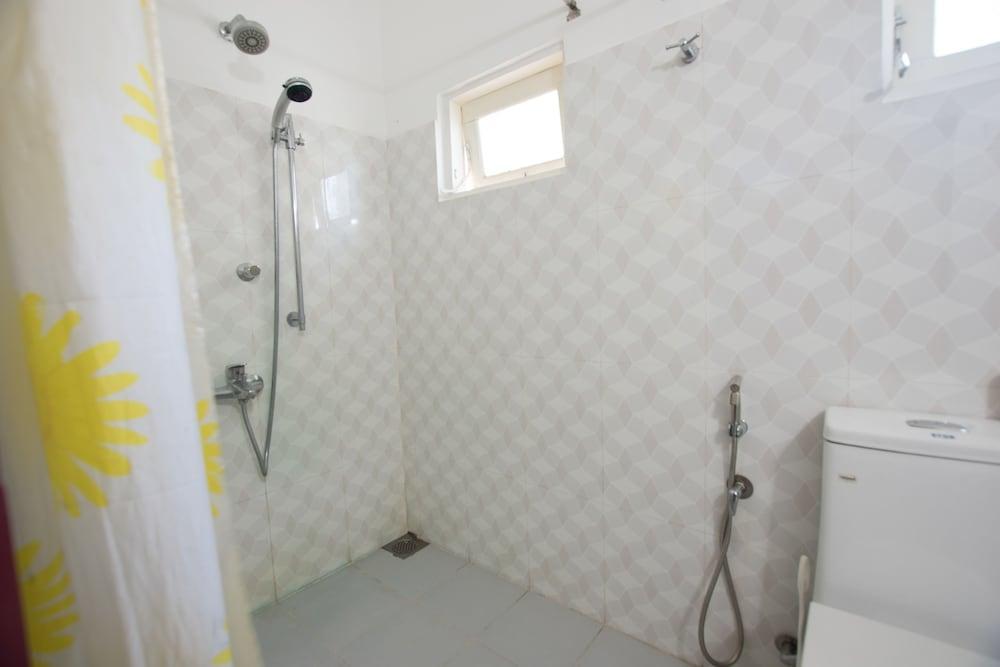 Katunayaka Oyo 347 Hotel Empryean מראה חיצוני תמונה