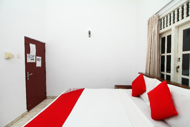 Katunayaka Oyo 347 Hotel Empryean מראה חיצוני תמונה