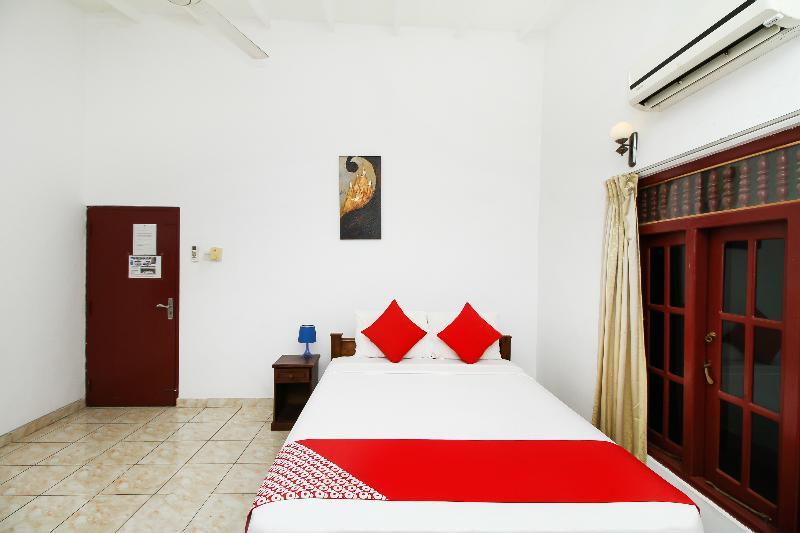 Katunayaka Oyo 347 Hotel Empryean מראה חיצוני תמונה