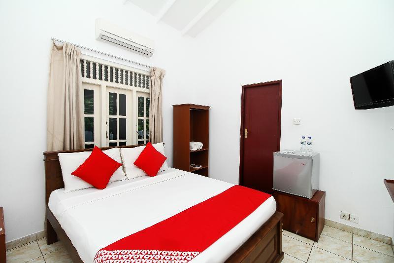 Katunayaka Oyo 347 Hotel Empryean מראה חיצוני תמונה