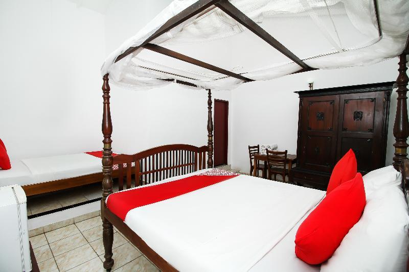 Katunayaka Oyo 347 Hotel Empryean מראה חיצוני תמונה