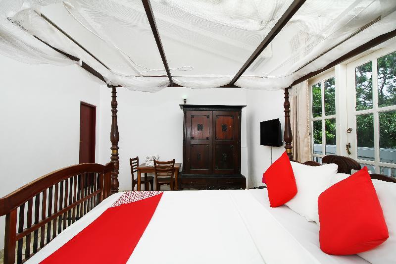 Katunayaka Oyo 347 Hotel Empryean מראה חיצוני תמונה
