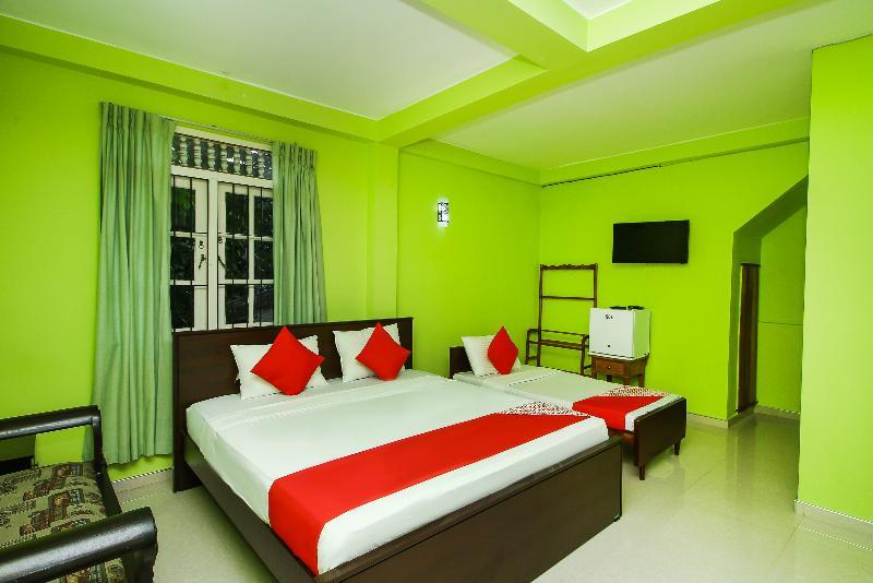 Katunayaka Oyo 347 Hotel Empryean מראה חיצוני תמונה