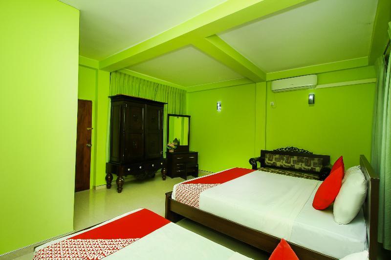 Katunayaka Oyo 347 Hotel Empryean מראה חיצוני תמונה