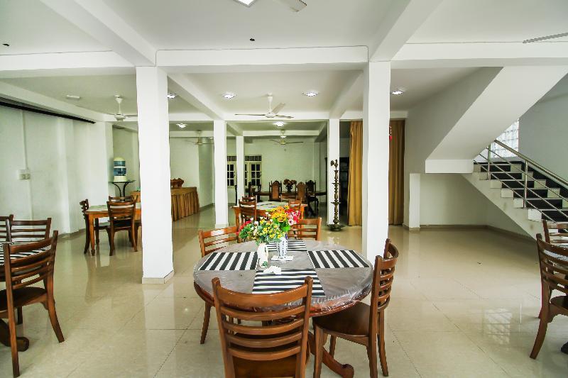 Katunayaka Oyo 347 Hotel Empryean מראה חיצוני תמונה